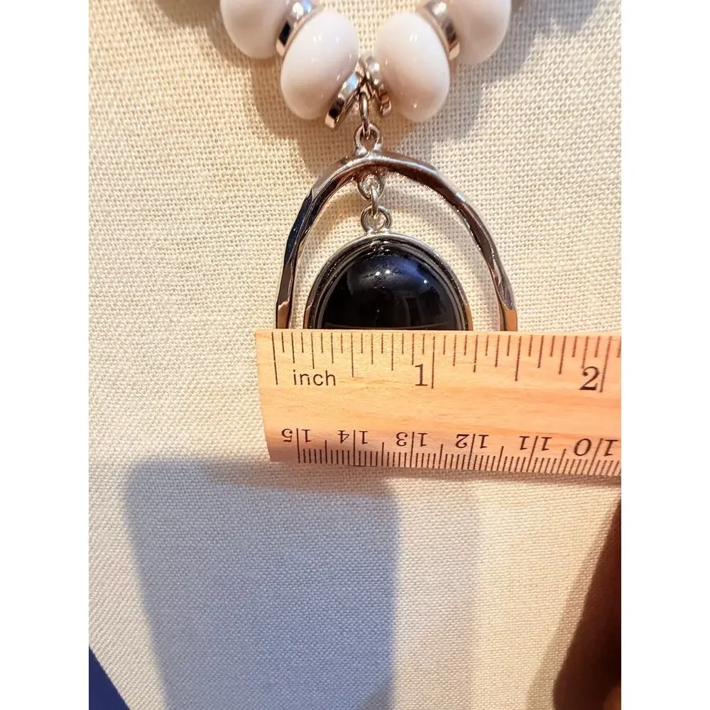 Vintage NOS Macys Black White Pendant Necklace 18”+4”